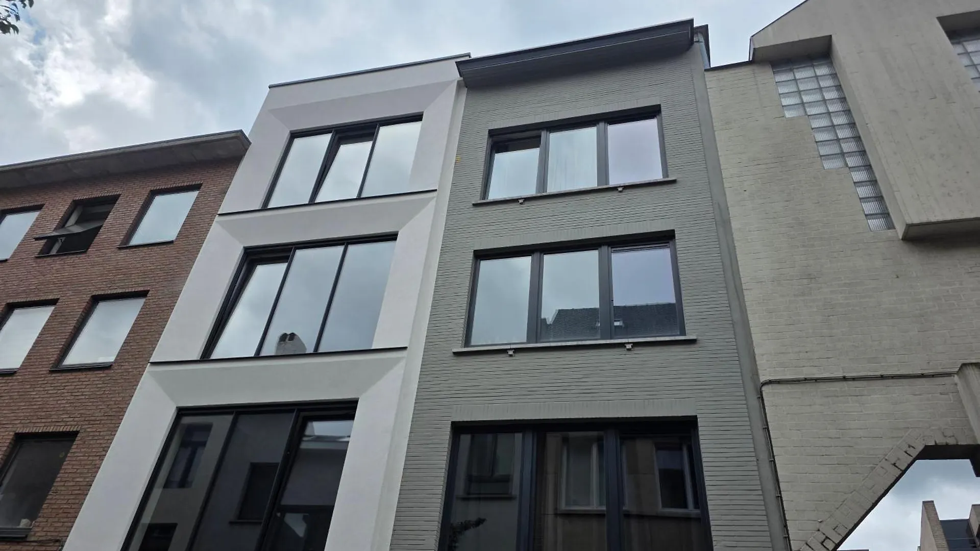 Lovely & Modern Apartment In The Heart Of أنتويرب بلجيكا