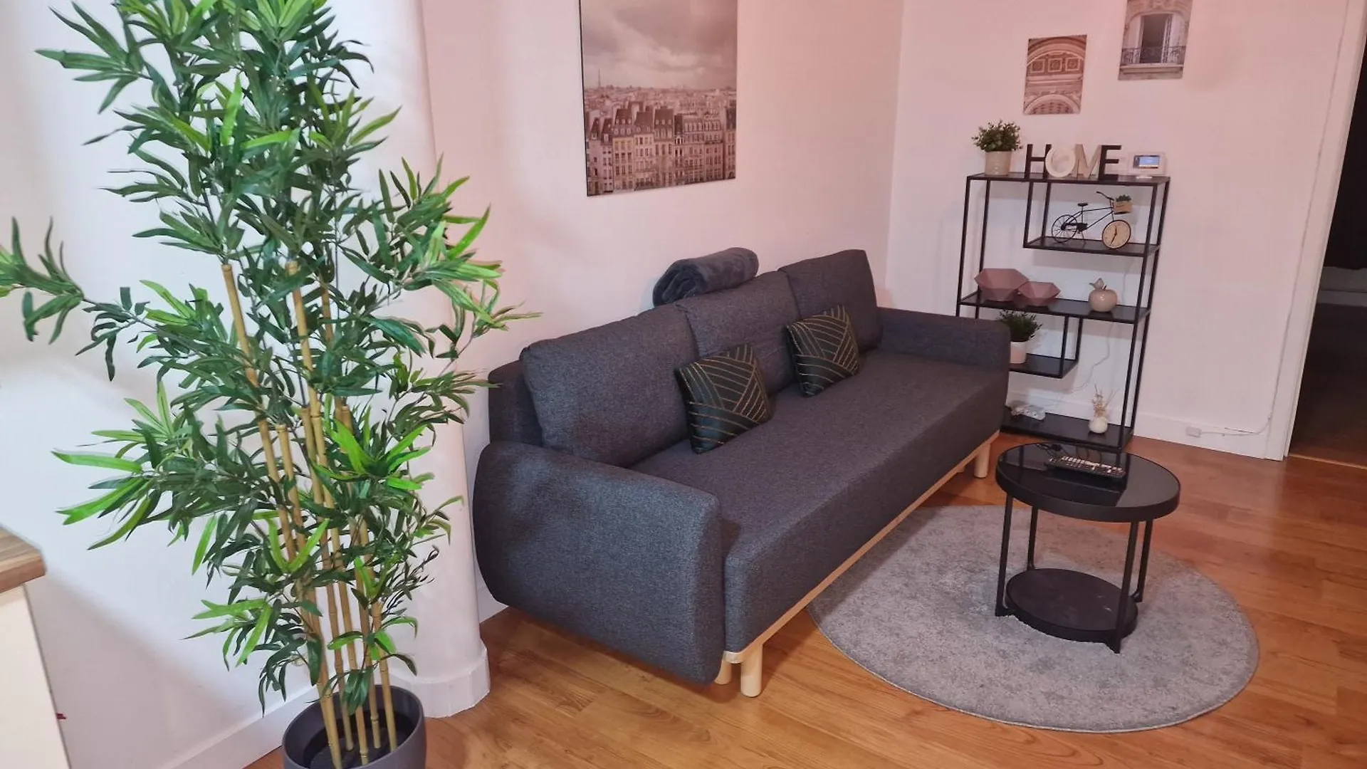 Lovely & Modern Apartment In The Heart Of أنتويرب